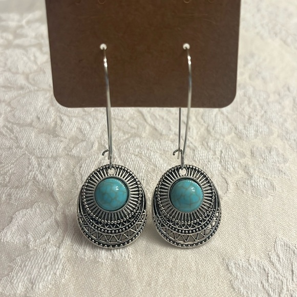 Christmas sale! New silvertone boho earrings - Picture 3 of 3